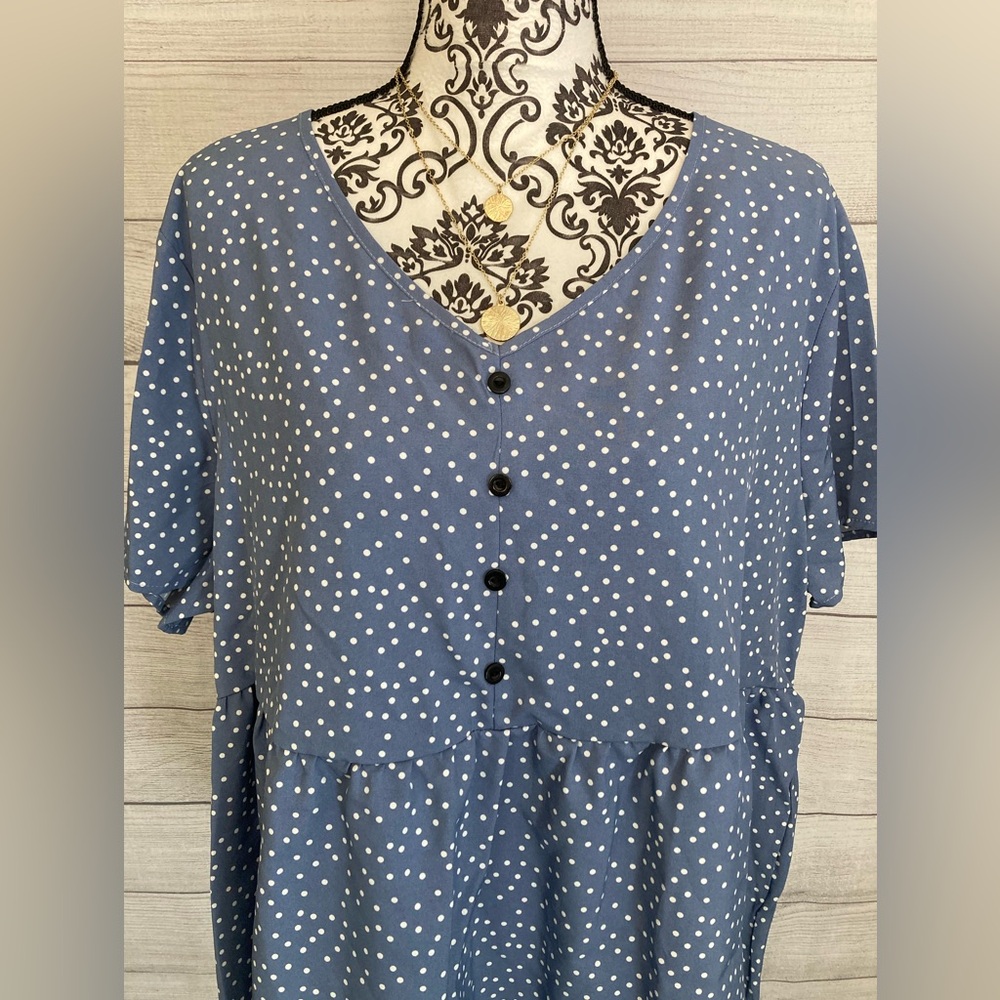 SHEIN | New SHEIN Curve Polka Dot V-Neck Peplum Blouse - Picture 4 of 10